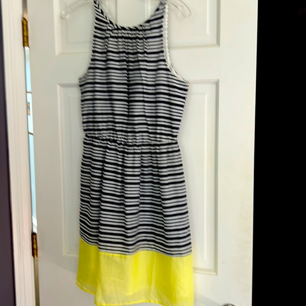 Old Navy navy and yellow dress. Size small